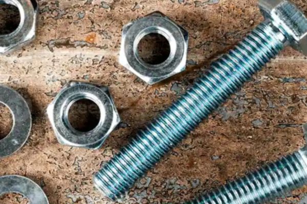 Parafusos Industriais Sextavados Inox A325 em Buritizal executando serviço